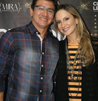 Foto do Saulo Mira junto da Cláudia Leitte